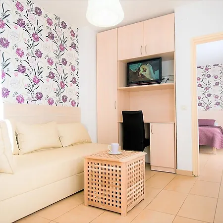 Sandra ゲストハウス 3*