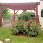 Casa de hóspedes Sandra 3*