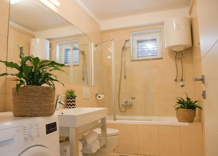 Sandra 게스트하우스 3*